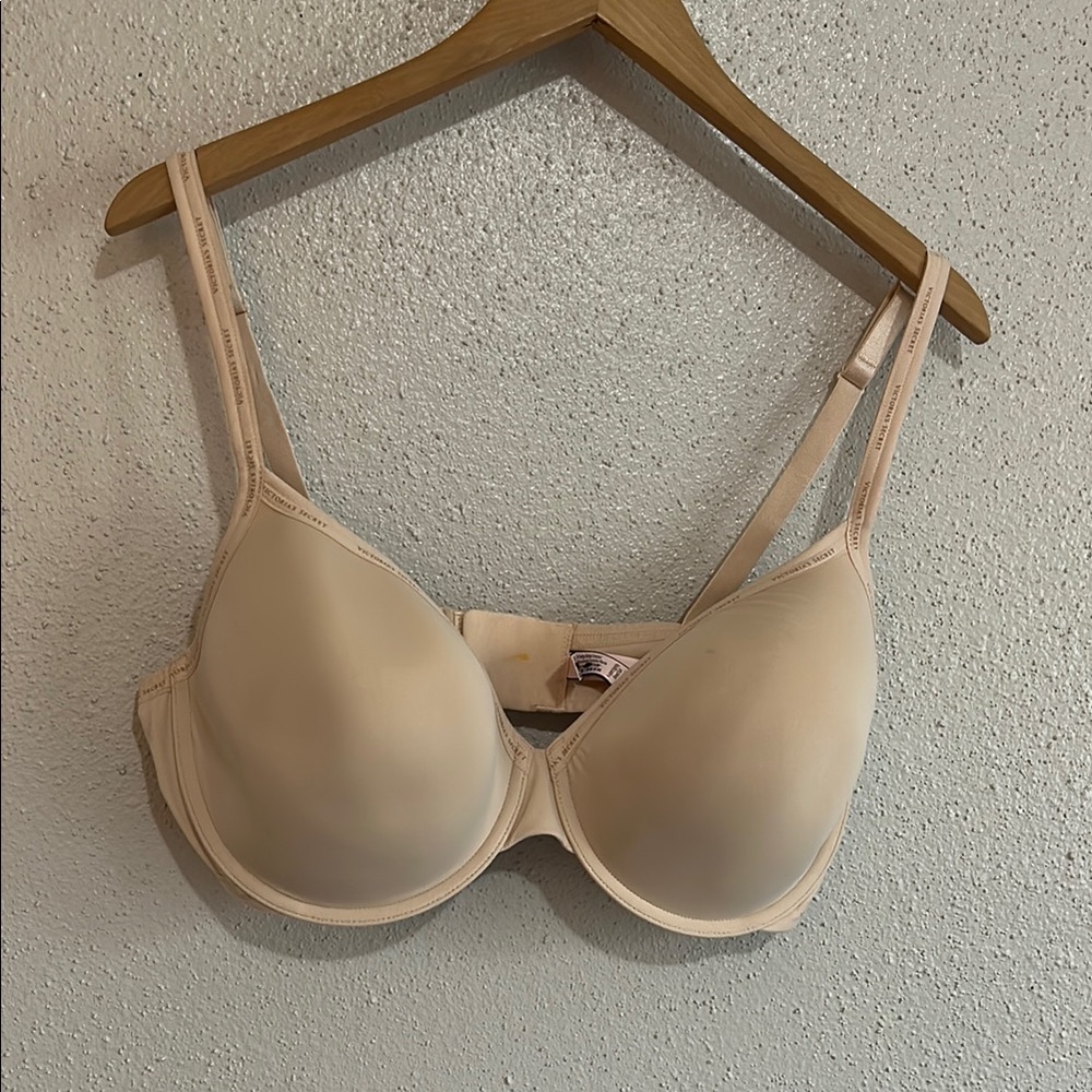Victoria Secret t-shirt lightly lined full coverage beige bra size 40DD